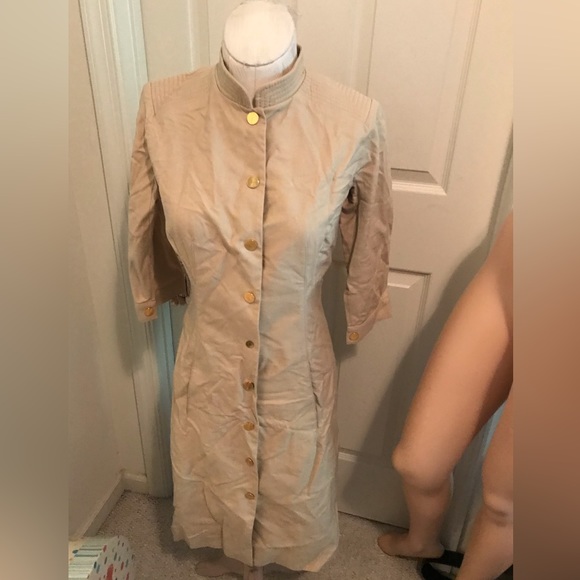 Samsonite dress authentic size US6 tan brass snap closure - Picture 9 of 9